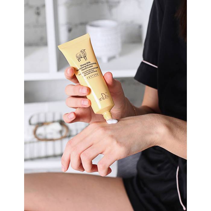 Cremă nutritivă și hidratantă de mâini cu lapte de oaie, 80 ml